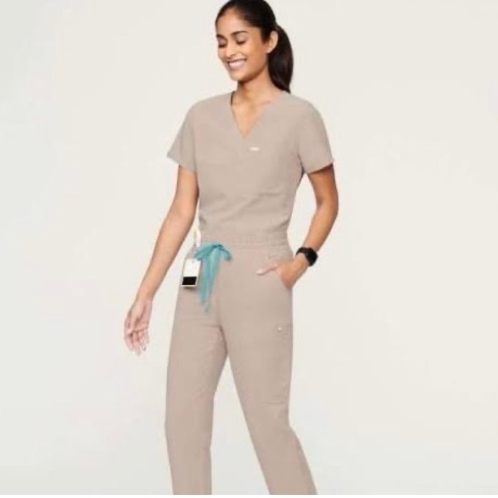 Figs Kade Cargo scrub pants XS Boulder